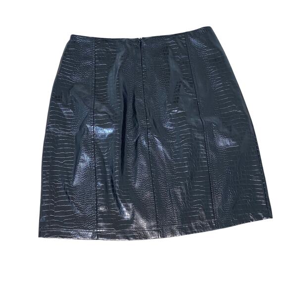 NWT MANGOPOP Collection black patent leather snake skin womens mini skirt SIZE S - Picture 3 of 3